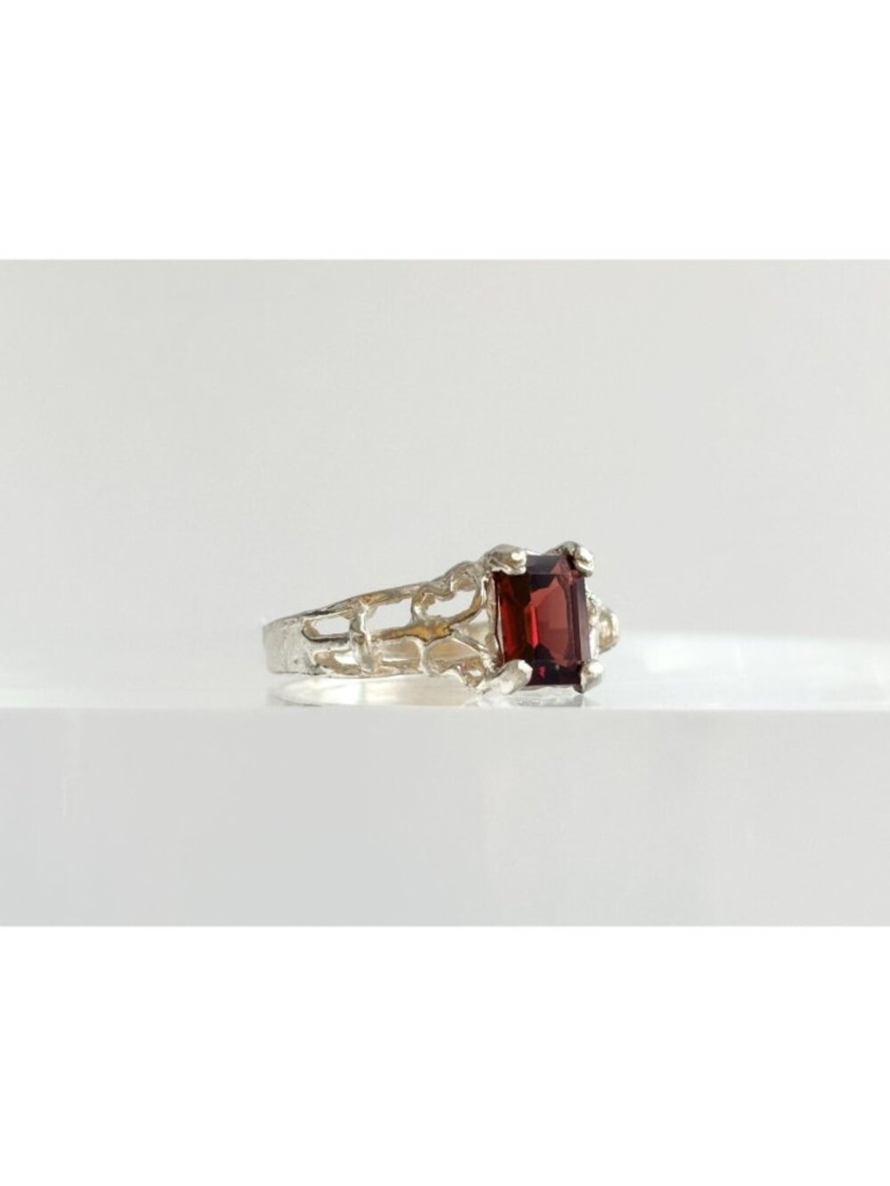 Garnet Emerald Cut Gemstone Sterling Silver 925 Elegant Vintage Ring - Picture 4 of 13